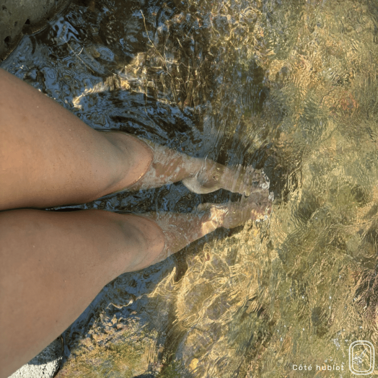 pied dans l'eau à l'anse des cascades
